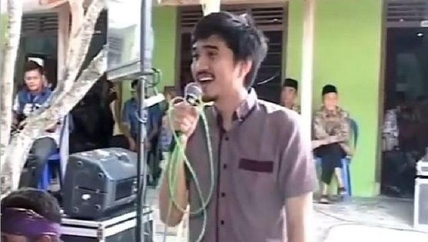 Momen Duta tampil di acara pernikahan sederhana/Foto: detikHot/Dok. Ist Momen Duta tampil di acara pernikahan sederhana/Foto: detikHot/Dok. Ist