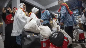 Potret Keberangkatan Jemaah Calon Haji Kloter Pertama di Berbagai Daerah