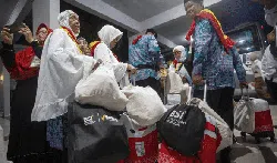Potret Keberangkatan Jemaah Calon Haji Kloter Pertama di Berbagai Daerah