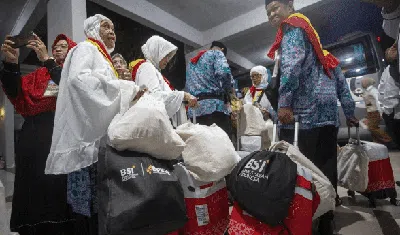 Potret Keberangkatan Jemaah Calon Haji Kloter Pertama di Berbagai Daerah