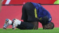 Paul Pogba juga sempat bersujud usai bikin gol saat masih membela Manchester United. (Foto: Tom Purslow/Manchester United via Getty Images)