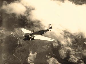 Pesawat yang Bangkainya di Lamongan Jatuh ke Laut Jawa Saat Perang Dunia 2 Pesawat yang Bangkainya di Lamongan Jatuh ke Laut Jawa Saat Perang Dunia 2