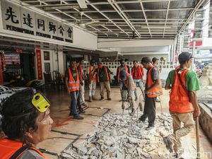 Ketua RT: Pemilik Ruko Makan Jalan di Pluit Harusnya Bongkar Sendiri