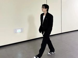Heboh Video Suga BTS Sampai Jakarta, Celana Pendek Jadi Sorotan Heboh Video Suga BTS Sampai Jakarta, Celana Pendek Jadi Sorotan