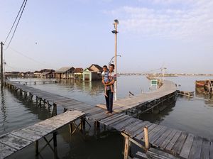 Terendam Pasang Laut, Permukiman di Demak Bak Kota Apung Terendam Pasang Laut, Permukiman di Demak Bak Kota Apung