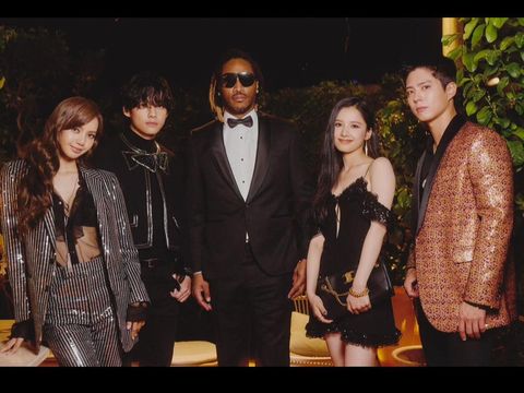 V BTS saat menghadiri Celine Cannes Dinner 2023 bersama selebriti lainnya
