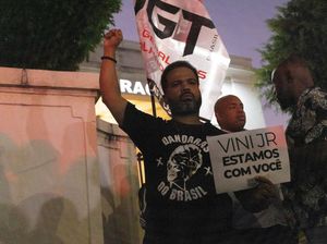 Aksi Bela Vinicius, Ratusan Orang Demo Konsulat Spanyol di Brasil