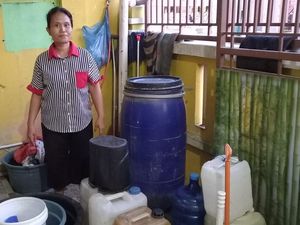 Warga Medan Keluhkan Air PDAM Sering Mati, Terpaksa Cuci Baju Dini Hari Warga Medan Keluhkan Air PDAM Sering Mati, Terpaksa Cuci Baju Dini Hari
