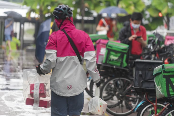 Coba Jadi Pengantar Makanan Sehari, Aktor Ini Mengaku Tak Sanggup