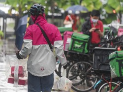Pengantar Makanan Ini Minta Dicarikan Kerja oleh Pelanggan, Berbuah Manis!
