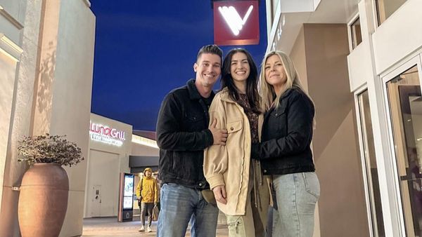 8 Foto Kehidupan Kontroversial Pasangan Throuple, Punya 2 Pacar & Tidur Bersama