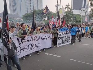Demo di Dekat Istana, Mahasiswa Minta Jokowi Netral di Pilpres 2024