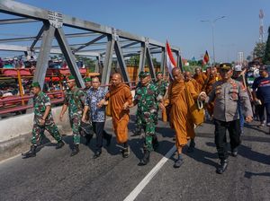 Diiringi TNI-Polri, Biksu Thailand Sudah Sampai di Pekalongan