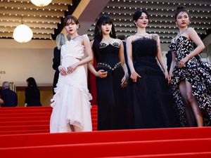 Terpukau Gaya aespa di Red Carpet Cannes Terpukau Gaya aespa di Red Carpet Cannes