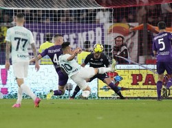 Inter akhirnya bisa menyamakan kedudukan di menit ke-29 lewat gol Lautaro. Lantas Lautaro mencetak gol keduanya di menit ke-36. Inter balik memimpin 2-1. Skor ini bertahan hingga turun minum. AP/Andrew Medichini
