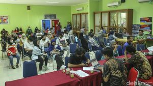 Intip Suasana PPDB 2023 di SMAN 70 Jakarta
