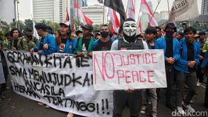 Mahasiswa Gelar Aksi 25 Tahun Reformasi di Kawasan Patung Kuda