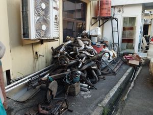 Polisi Geledah Bengkel Pembuat Knalpot Brong di Makassar, 3 Orang Diamankan Polisi Geledah Bengkel Pembuat Knalpot Brong di Makassar, 3 Orang Diamankan