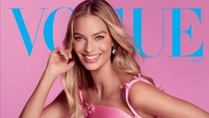 7 Gaya Margot Robbie Bak Barbie Hidup di Pemotretan Majalah Vogue