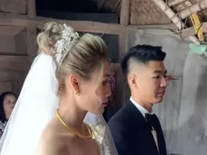 Viral Pengantin Menikah di Gubuk, Bikin Tercengang Ternyata Punya Rumah Mewah