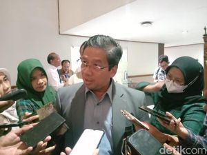 Skripsi Nggak Wajib Lagi, Rektor UNS: Tidak Masalah Skripsi Nggak Wajib Lagi, Rektor UNS: Tidak Masalah
