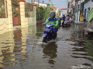 Lagi! Kampung Tambakrejo Semarang Kembali Terendam Rob Hari Ini Lagi! Kampung Tambakrejo Semarang Kembali Terendam Rob Hari Ini