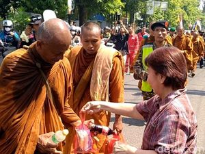 32 Biksu Thudong Akan Singgah 2 Hari di Semarang, Ini Jadwal-Rutenya