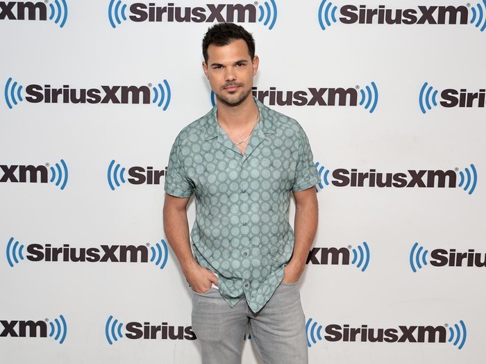 NEW YORK, NEW YORK - MAY 17: Taylor Lautner visits SiriusXM at SiriusXM Studios on May 17, 2023 in New York City. (Photo by Jamie McCarthy/Getty Images)