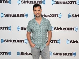 Taylor Lautner Dihujat Haters dan Disebut Tak Tampan Lagi Taylor Lautner Dihujat Haters dan Disebut Tak Tampan Lagi