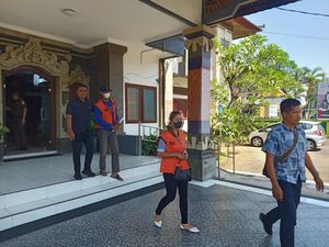 Dua Tersangka Kasus Korupsi Pengadaan Hiasan Kepala Kerbau Ditahan