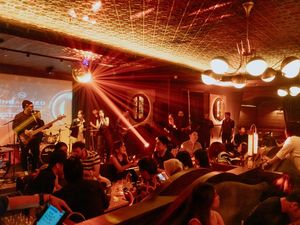 A/A Bar Usung Konsep Baru, Hadirkan Keseruan Malam Penuh Kebersamaan