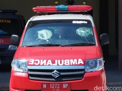 Kaca Ambulans RSUD Sampang Dipecah Saat Antar Jenazah ke Rumah Duka