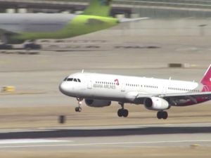 Pintu Pesawat Asiana Airlines Terbuka Sebelum Mendarat di Bandara Daegu