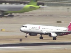 Pintu Pesawat Asiana Airlines Terbuka Sebelum Mendarat di Bandara Daegu