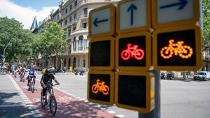 Barcelona Punya Lampu Lalu Lintas Baru Khusus Sepeda, Begini Wujudnya