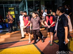 Ditahan di Rutan Cipinang, Mario-Shane Kini Pakai Rompi Merah