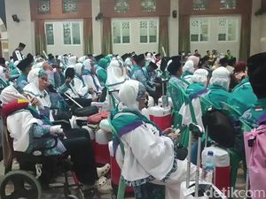 Ratusan Calhaj di Tasik Diberangkatkan, 20 Orang Berkursi Roda