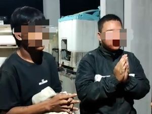 2 Pelaku Curanmor di Blitar Ditangkap Lalu Dihukum Nyanyi Garuda Pancasila 2 Pelaku Curanmor di Blitar Ditangkap Lalu Dihukum Nyanyi Garuda Pancasila