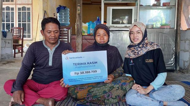 Lissa, bocah penderita gizi buruk di Indramayu meninggal dunia. Kedua orangtuanya berterima kasih atas donasi-donasi yang diberikan untuk Lissa semasa hidupnya.