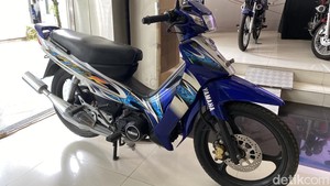 Potret Yamaha RX King-F1ZR NOS Mejeng di Dealer Resmi