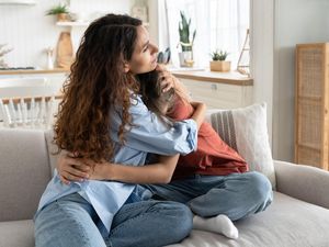 Mitos atau Fakta: Pubertas Dini Bikin Tubuh Anak Jadi Lebih Pendek Mitos atau Fakta: Pubertas Dini Bikin Tubuh Anak Jadi Lebih Pendek