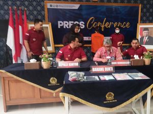Imigrasi Tangerang Amankan WN Rusia Pelaku Prostitusi Online Imigrasi Tangerang Amankan WN Rusia Pelaku Prostitusi Online