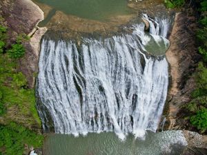Indahnya Air Terjun Jiulongji di Fujian China