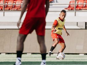 Irfan Jaya Komentari Rumput Stadion Kapten Dipta