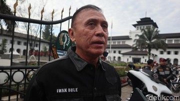 Iwan Bule Eks Ketum PSSI Diangkat Jadi Komut Pertamina