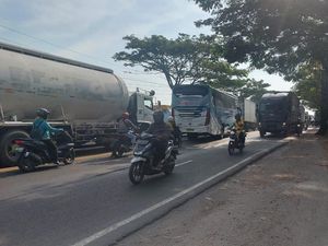 Jalan Duduk Sampeyan Gresik Macet hingga 3,5 KM, Pengendara Terjebak 2 Jam Jalan Duduk Sampeyan Gresik Macet hingga 3,5 KM, Pengendara Terjebak 2 Jam