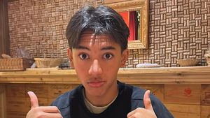 7 Foto Jason Anak Nana Mirdad Sudah Remaja, Gaya Pakai Anting Disorot Netizen