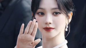 Foto Karina aespa yang Miliki Visual Unreal, Pakai Kalung Rp 18 M di Cannes