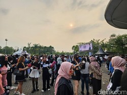 Cerita Sedih ARMY Tak Kebagian Tiket Konser Suga BTS