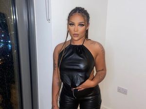 Potret Wanita Berhenti Kuliah untuk Jual Ludah, Sebulan Bisa Dapat Rp 400 Juta Potret Wanita Berhenti Kuliah untuk Jual Ludah, Sebulan Bisa Dapat Rp 400 Juta